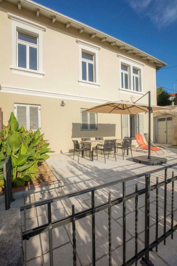 מאלי לוסיניי Apartments Villa Adrienne מראה חיצוני תמונה