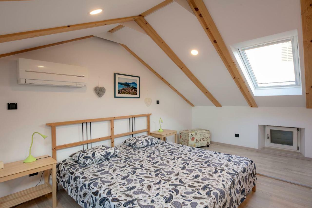 מאלי לוסיניי Apartments Villa Adrienne מראה חיצוני תמונה