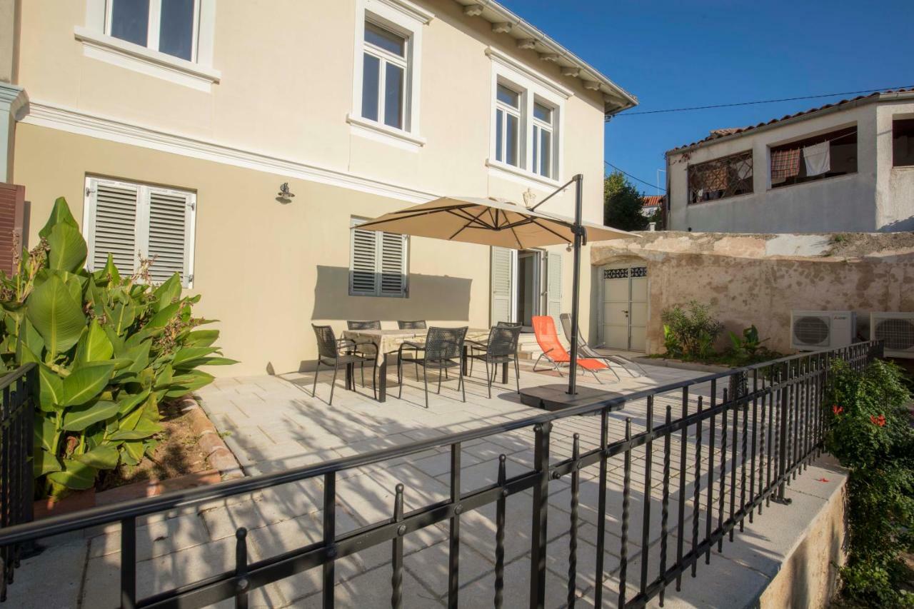 מאלי לוסיניי Apartments Villa Adrienne מראה חיצוני תמונה